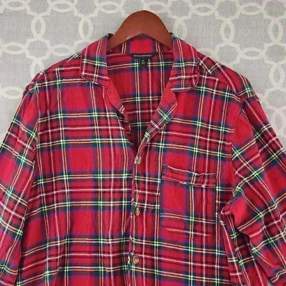 Banana Republic Red plaid Button Up Pajamas top Men's M